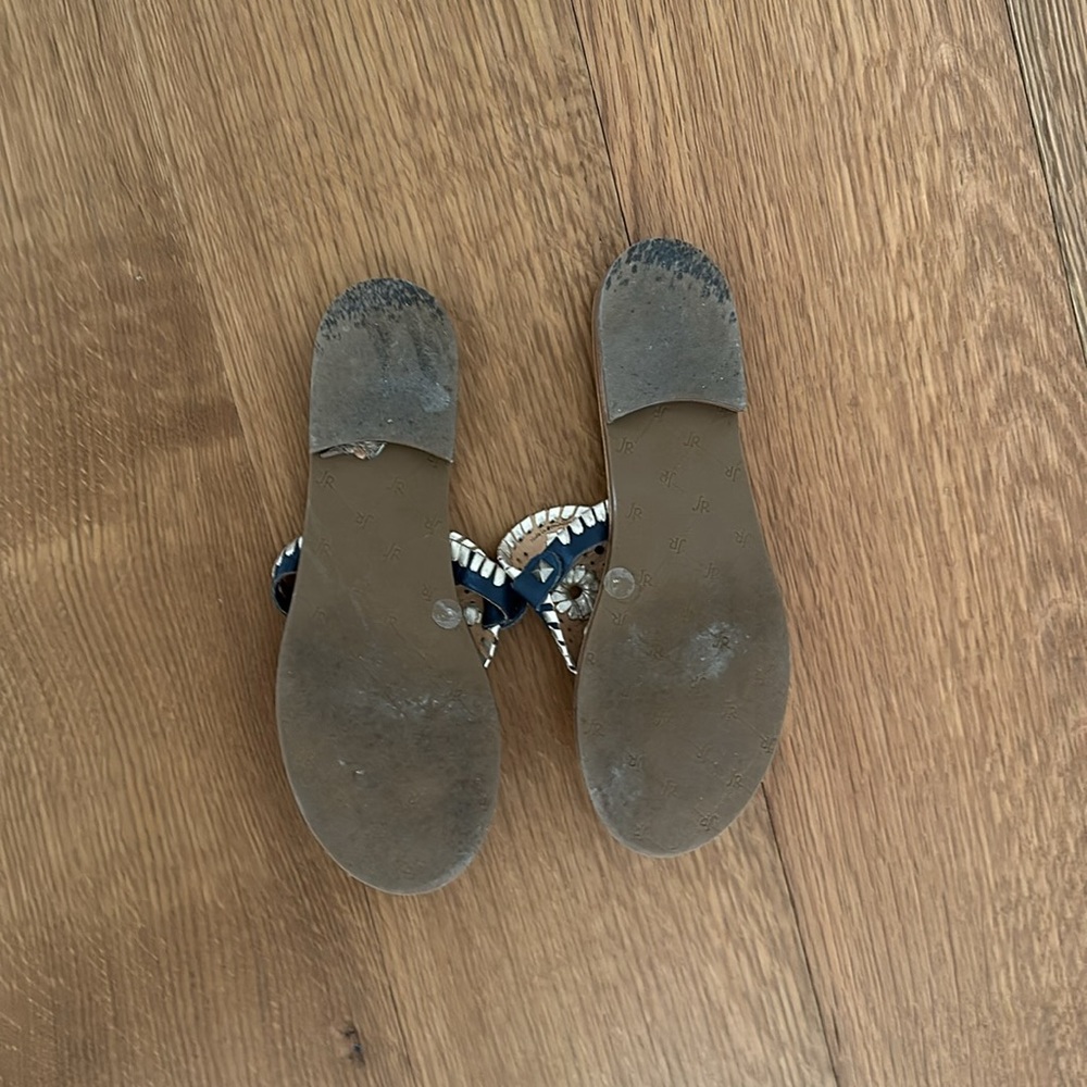 Jack Rogers Georgica sandal, size 8, navy & platinum circle whipstitch leather - Picture 3 of 5